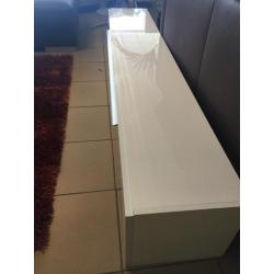 Tv kast Line van 295,- nu 150,-
