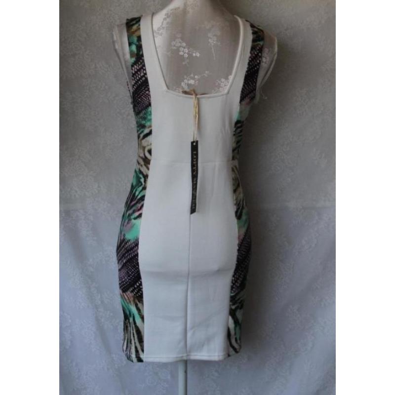 witte jurk / gekleurd maat L van LOFTY MANNER (valt als s)