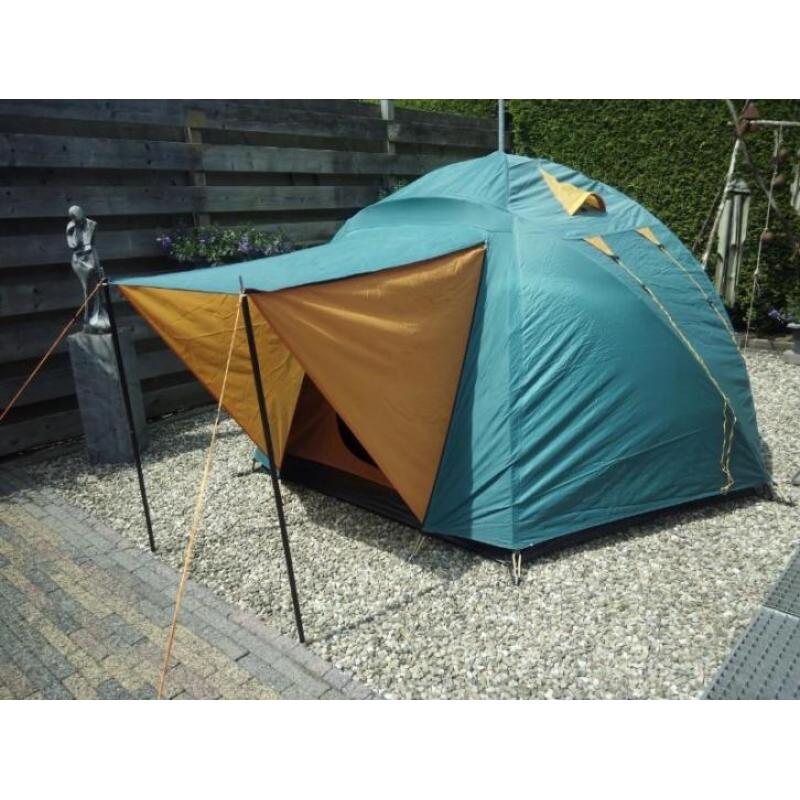 Ruime Iglo-tent met dubbel zeil