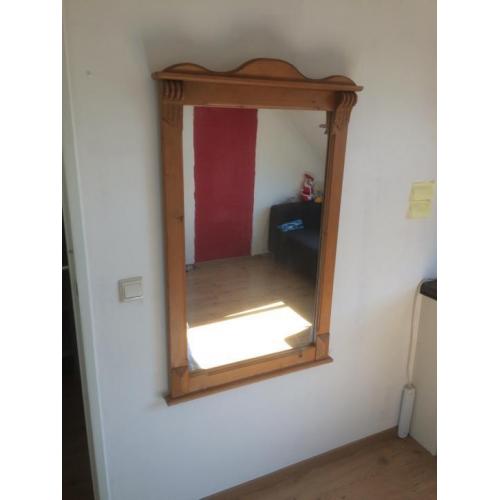 Geloogd grenen spiegel