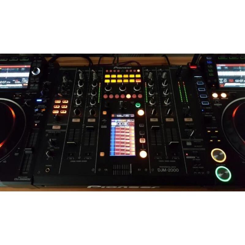 djm2000 zo goed als nieuw (+flightcase)