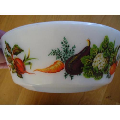 Pyrex fruitschaal groenteschaal vintage jaren 60 melkglas