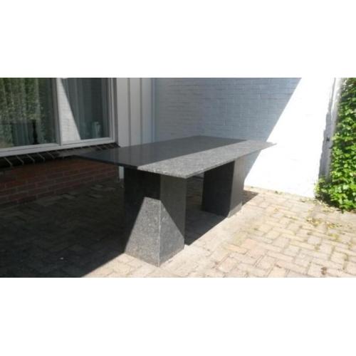Granieten tuintafel