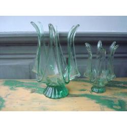 vaas vazen groen retro vintage tafelkleed glas glazen