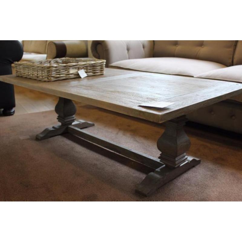 Salontafel Castle. Showmodel salontafel kloostertafel
