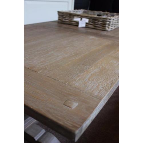 Salontafel Castle. Showmodel salontafel kloostertafel
