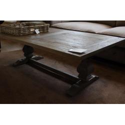 Salontafel Castle. Showmodel salontafel kloostertafel