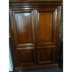 Massief kersenhouten kast