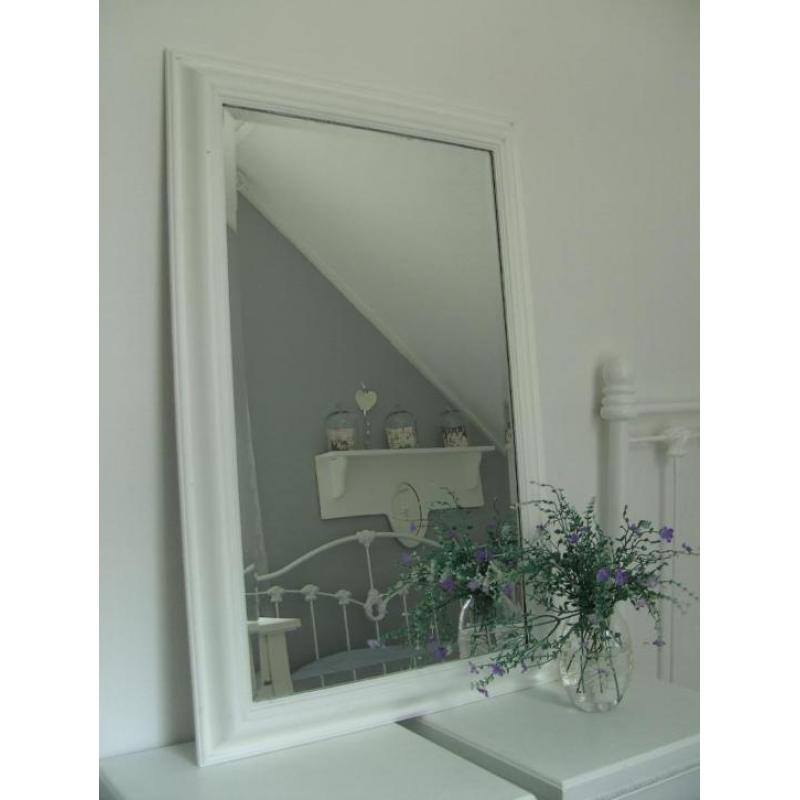 Grote mat witte spiegel met facet geslepen glas