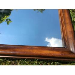 Mooie houten spiegel