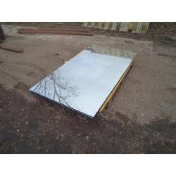 Spiegels afmeting 172 x 96,5 cm 7mm. dik.