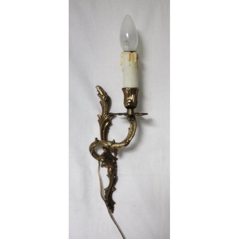 0398 Barock spiegel met gouden kader en bronzen wandlampjes