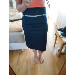Elegante donker blauwe strakke kokerrok maat 36