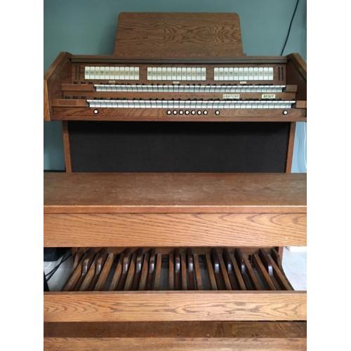 Content 2327 digitaal gesampled kerkorgel met midi