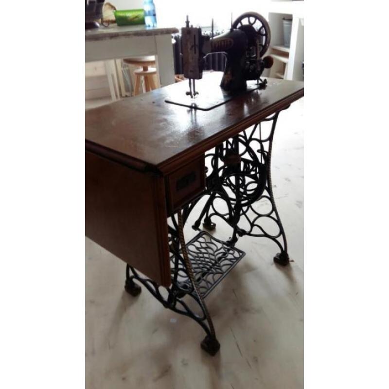 Antieke pfaff naaimachine