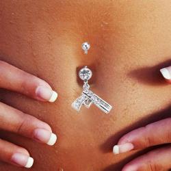 Gun navelpiercing