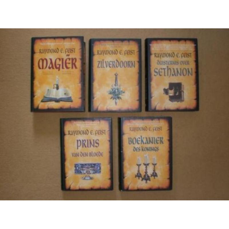 Raymond e feist de oorlog van de grote scheuring hardcovers