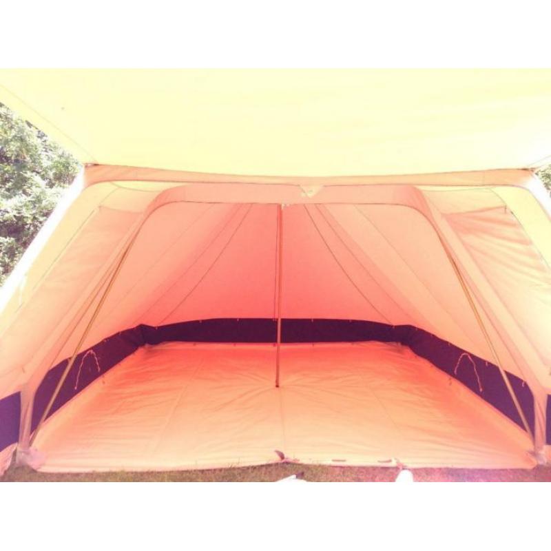 Nog als nieuw. 6 pers storm tent. Zeer weinig gebruikt