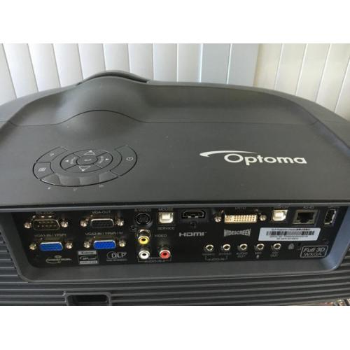 Professionele Optoma beamer W501 pas 345 lichturen!