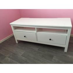 Hemnes tv meubel hoogglans wit (slechts 1 jaar oud!)