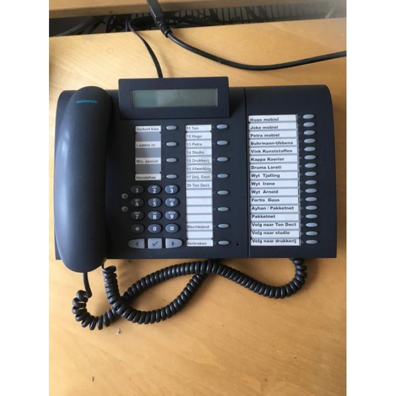 Telefooncentrale met toetstellen