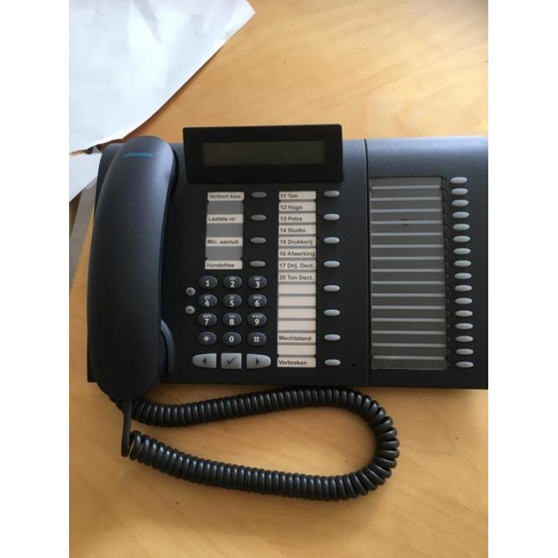 Telefooncentrale met toetstellen