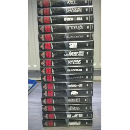 Collectie James Bond Films op VHS