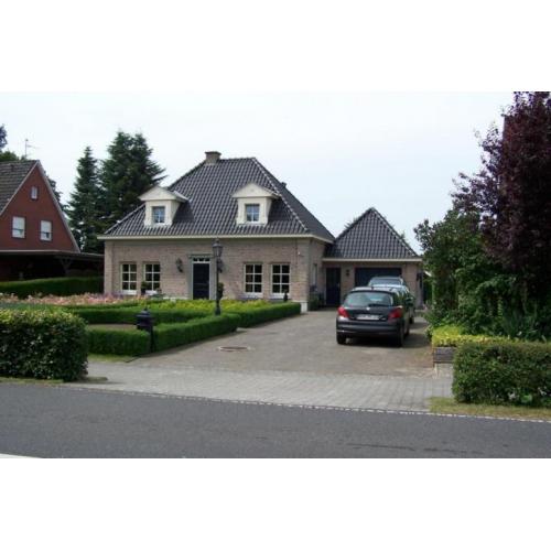 Fraaie vrijstaande Notariswoning te Itterbeck