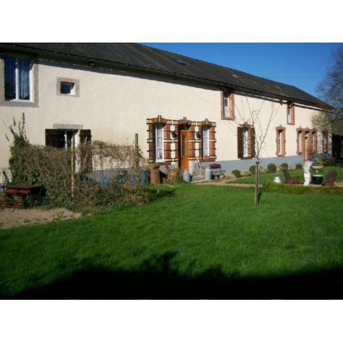 Vrijstaand riant huis + gastenverblijf + werkplaats /atelier