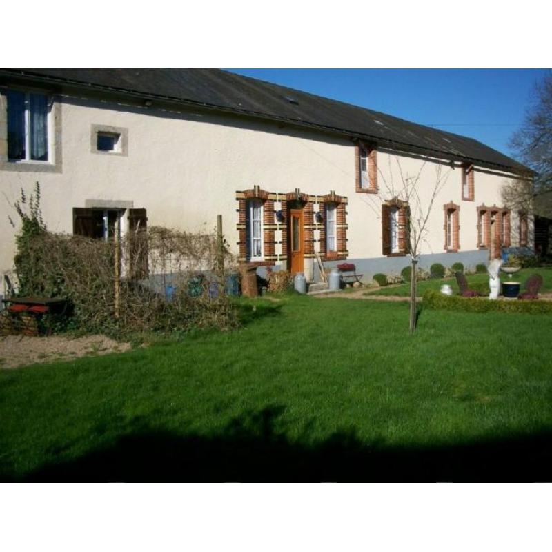 Vrijstaand riant huis + gastenverblijf + werkplaats /atelier