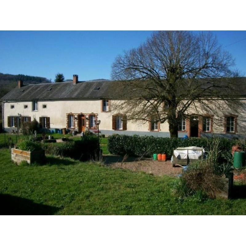 Vrijstaand riant huis + gastenverblijf + werkplaats /atelier