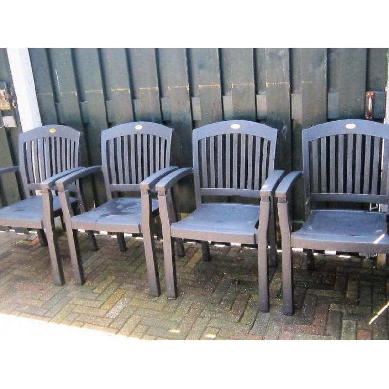 4 Hartman stapelstoelen