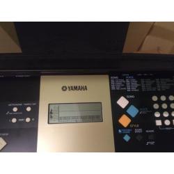 Keyboard yamaha ypt 220