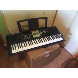 Keyboard yamaha ypt 220
