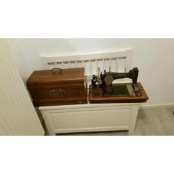 antiek naaimaschine