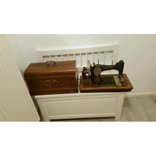 antiek naaimaschine