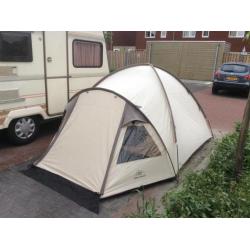 Tent type Base Camp Barca III Deluxe