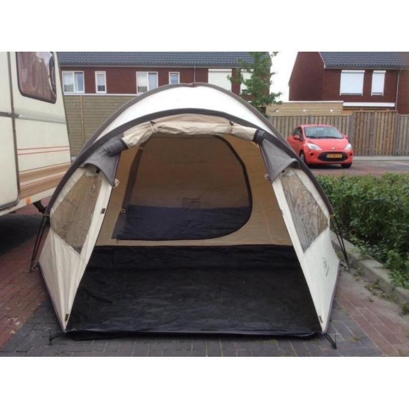 Tent type Base Camp Barca III Deluxe