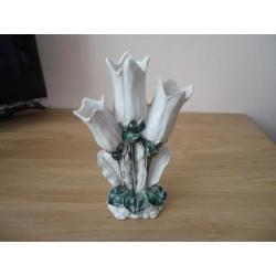 Een bijzondere Vaas in de vorm van Bloemen.