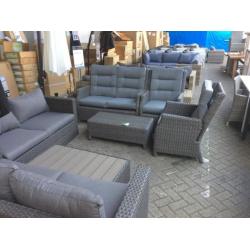 dit weekend alle loungesets en tuintafels 50% korting