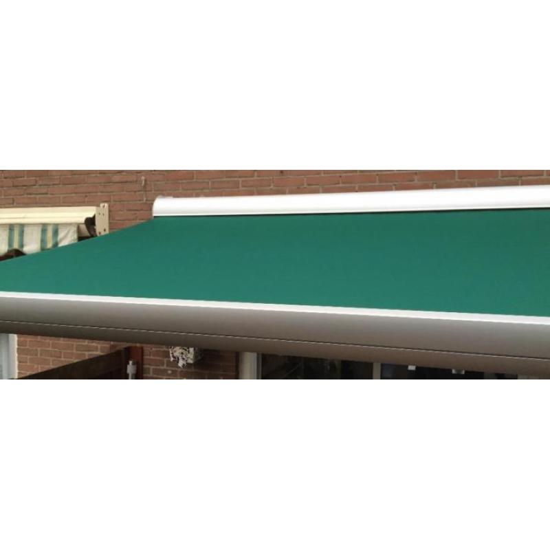 Zonneschermdoek 350 lengte x 300CM uitval (donker groen)