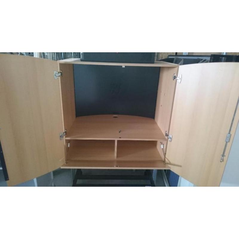 Prachtige beuken houten televisiekast verrijdbaar