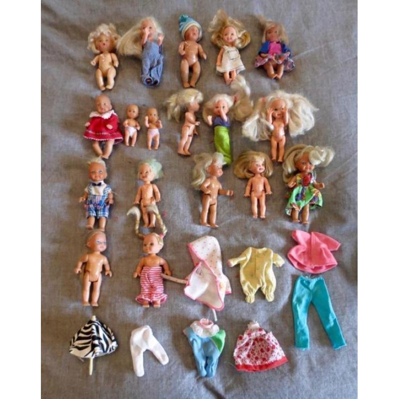 partij van 17 mini pop poppetjes o.a. Simba en Mattel