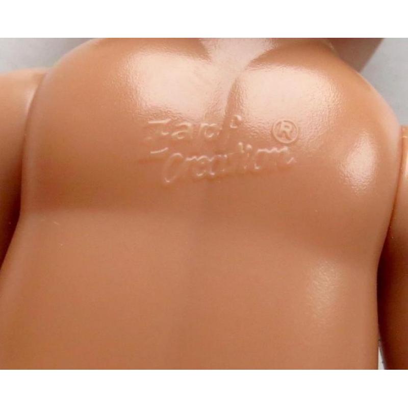 partij van 17 mini pop poppetjes o.a. Simba en Mattel