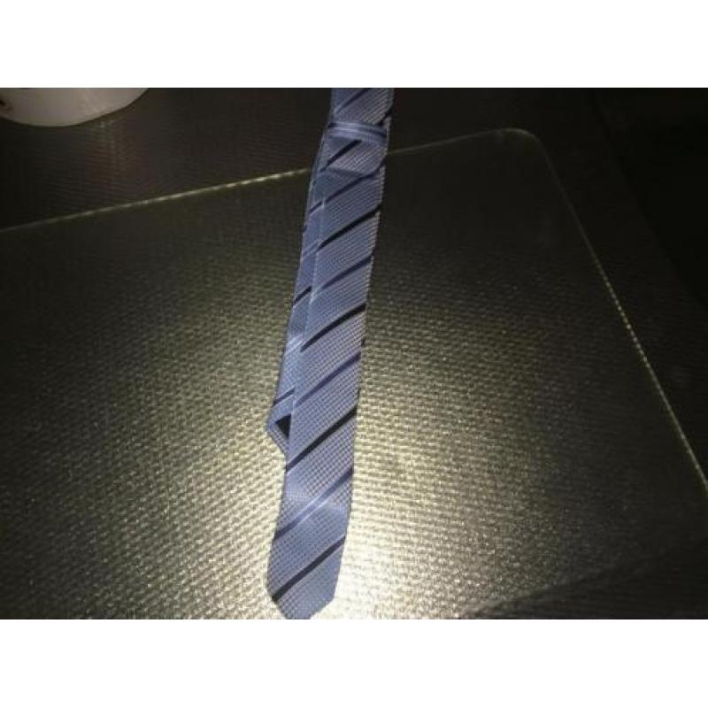 Nieuwe heren blauwe gestreepte stropdas