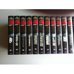 16 videobanden James Bond.