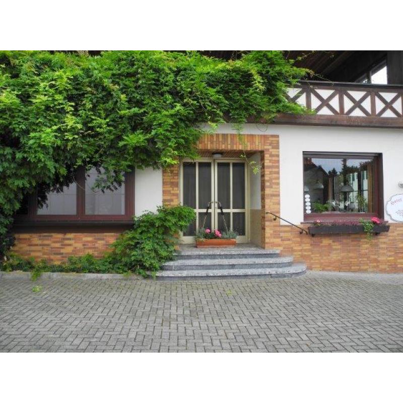 SAUERLAND - Winkelruimte met woningen, appartementen & hotel