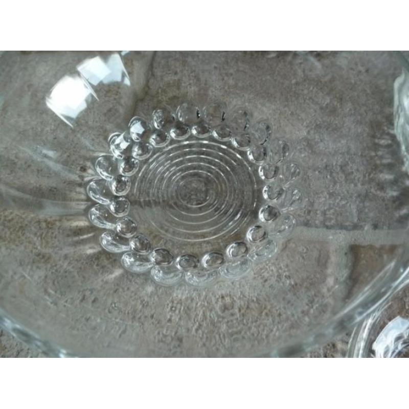 Jaren '60 nest met glazen schalen in vijf maten