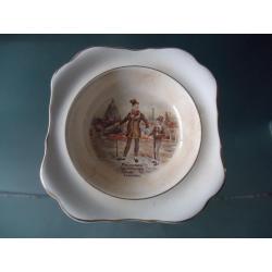 Oud porseleinen Schaaltje van Staffordshire.