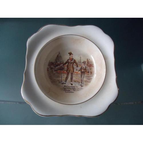 Oud porseleinen Schaaltje van Staffordshire.
